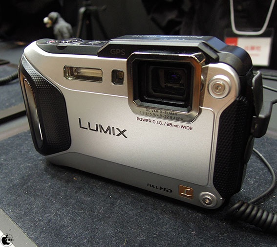 CP+2013：パナソニック、NFC対応Wi-Fi機能搭載タフネスコンパクトデジタルカメラ「LUMIX DMC-FT5」を展示 | レポート