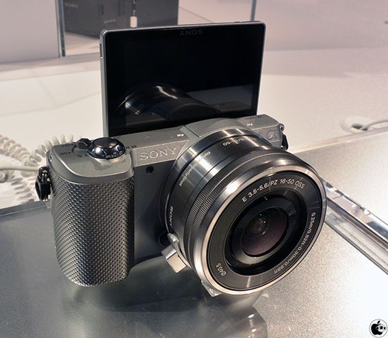 CES2014：SONY、Eマウントミラーレス一眼カメラ「α5000」を発表 | デジカメ | Macお宝鑑定団 blog（羅針盤）