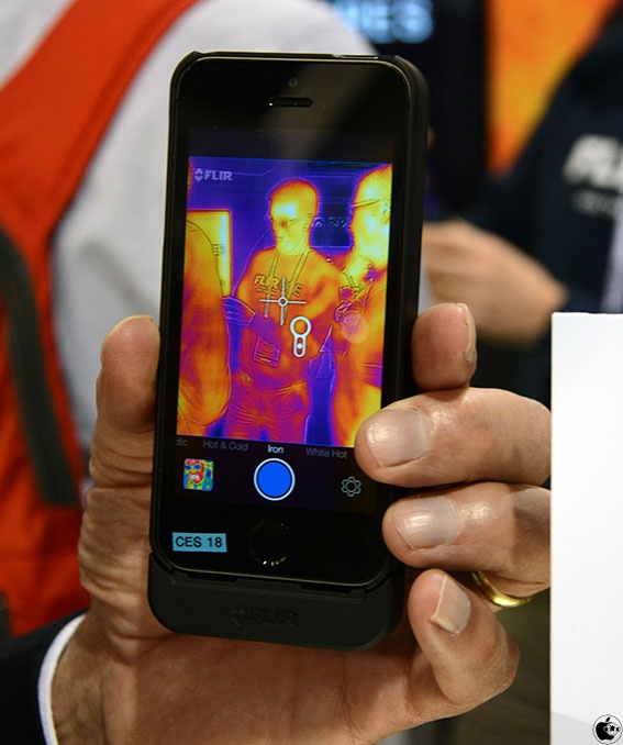 Ces14 Flir Systems Iphone 5用赤外線サーモグラフィカメラ機能付きケース Flir One を展示 レポート Macお宝鑑定団 Blog 羅針盤