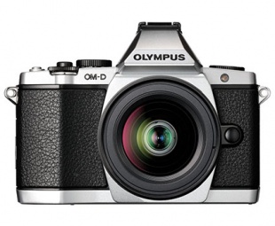 Amazon、オリンパスのマイクロ一眼デジタルカメラ「OLYMPUS OM-D E-M5 レンズキット」を116,820円で販売中 | 特価