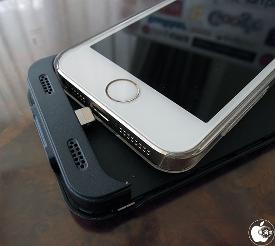 アンカー・ジャパンのiPhone 5s用バッテリージャケット「Anker iPhone5/5s 対応 MFI認証 モバイルバッテリーケース