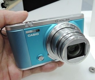 カシオ計算機、ハイスピードデジタルカメラ「EX-ZR1800」を発表 | デジカメ | Macお宝鑑定団 blog（羅針盤）