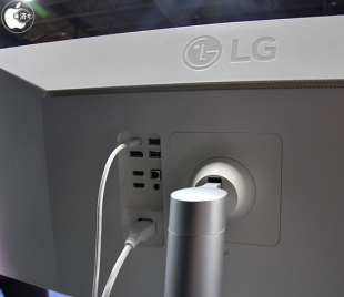 LG 34" 5K UltraWide Monitor（LG 34WK95U-W）