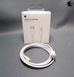 Apple USB-C - Lightningケーブル（A1703）