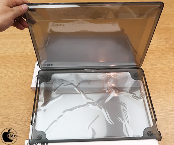 macbook pro tech21 case