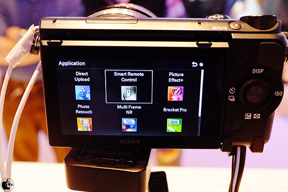 IFA2012：ソニー、ハイブリッドAF・WI-Fiを搭載し、カメラ機能を追加拡張出来るノンレフレックスデジタルカメラ「NEX-5R」を展示