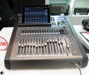 InterBEE2012：ローランド、iPad対応ミキシングコンソール「V-Mixer M-200i」を展示 | レポート | Mac OTAKARA
