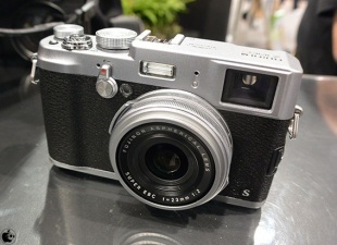 FUJIFILM X100S