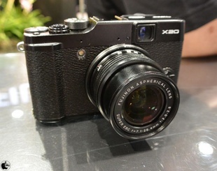FUJIFILM X20