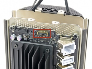 iFixitより