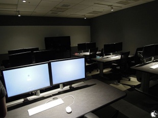 YouTube Space Tokyo 編集ルーム