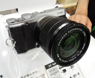 FUJIFILM X-M1