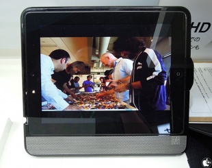 Belkin Thunderstorm Handheld Home Theater for iPad 4