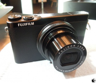 FUJIFILM XQ1