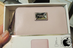 Michael Kors Essential Zip Wallet for iPhone