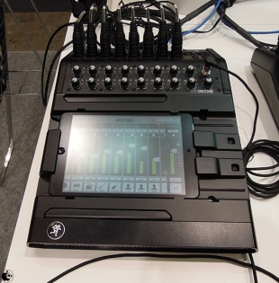 Mackie DL1608