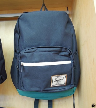 Herschel Supply 15インチ Pop Quiz Plus バックパック for MacBook Pro