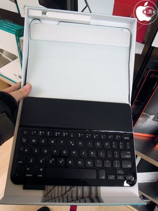 Logicool Ultrathin Keyboard Folio for iPad Air
