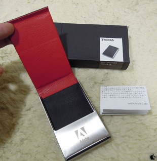 Adobeロゴ入り縦長ビジネスカードケース