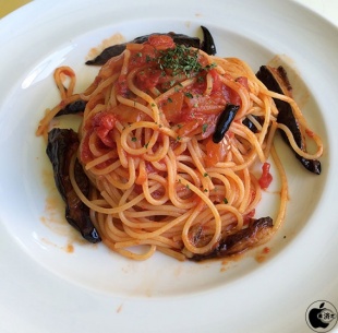 なすとトマトのアラビアータ