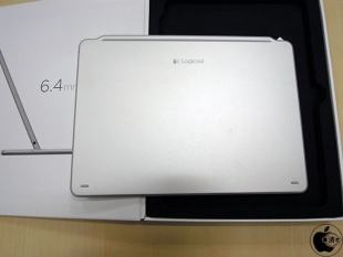 Logicool Ultrathin Magnetic clip-on keyboard cover for iPad Air