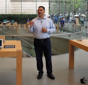 Apple Retail Store担当シニア・マーケットディレクターDenny Tuza氏