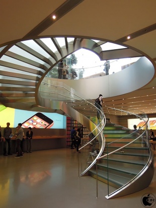 Apple Store, Omotesando New Spiral staircase