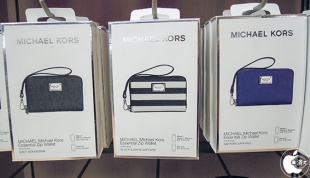 MICHAEL Michael Kors Large Zip Wallet for iPhone 5/5s