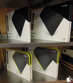 Incase ICON Sleeve with Tensaerlite for MacBook Pro with Retina Display