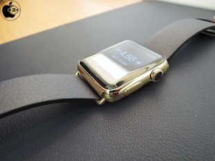 Apple Watch Edition/42mm 18Kイエローゴールドケースとミッドナイトブルークラシックバックル