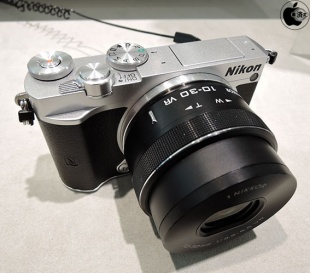Nikon 1 J5