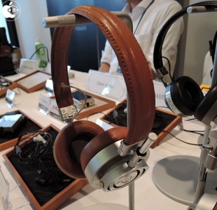 Master & Dynamic MH30