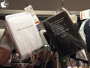 ZARA 透明ミニタブレットケース