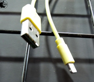 XPAL MFi Reversible USB to Lightning Cable