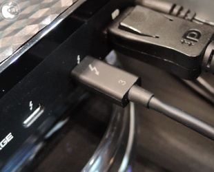 Lintes Technology製Thunderbolt 3ケーブル