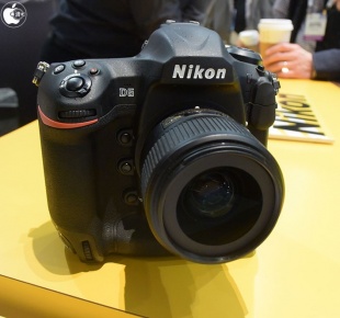 ニコン D5