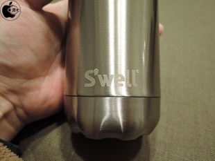 S'well Bottle製ppleロゴ入りウォーターボトル