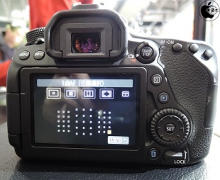 EOS 80D