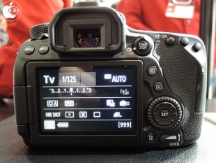 EOS 80D
