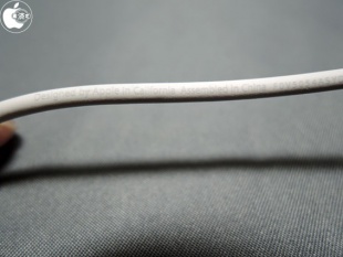 Lightningケーブルの製造番号