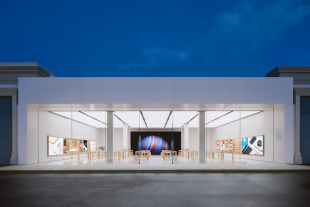 Apple Store, Saddle Creek