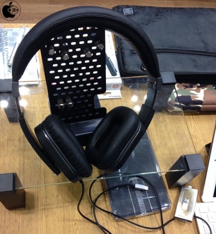 オウルテック：Lightning接続オーバーイヤーヘッドフォン