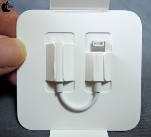 Apple Lightning - 3.5 mmヘッドフォンジャックアダプタ