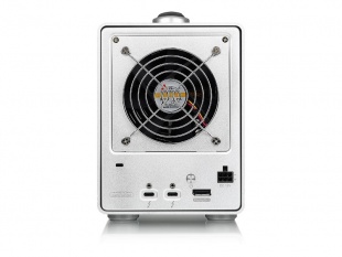 AKiTiO Thunder3 Quad