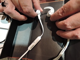 TUNEWEAR TW1 Bluetoothイヤホン