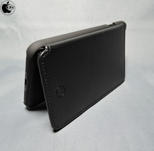 Uunique iPhone 7 Multi Pocket Rear Design Hard Shell