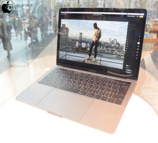 MacBook Pro (13-inch, Late 2016, Four Thunderbolt 3 Ports)