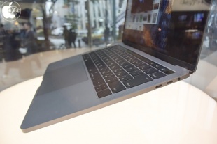 MacBook Pro (13-inch, Late 2016, Four Thunderbolt 3 Ports)