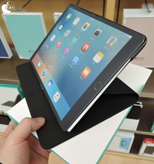 Logicool Hinge Case for 9.7-inch iPad Pro