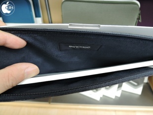 Incase Slim Sleeve with Ecoya ネイビー